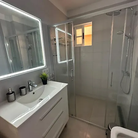 The Heights 2 Bedroom Apartment *